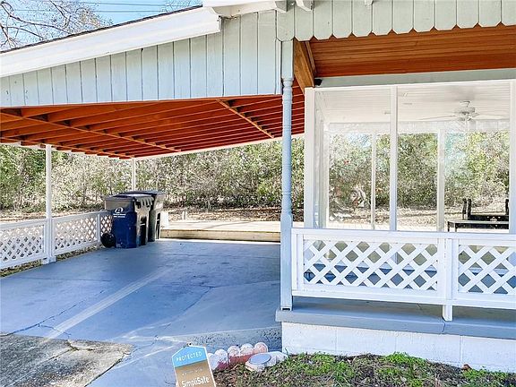 4th image of 4306 Iris Dr