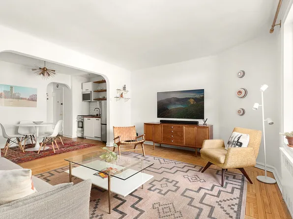 360 Clinton Ave APT 4M, Brooklyn, NY 11238