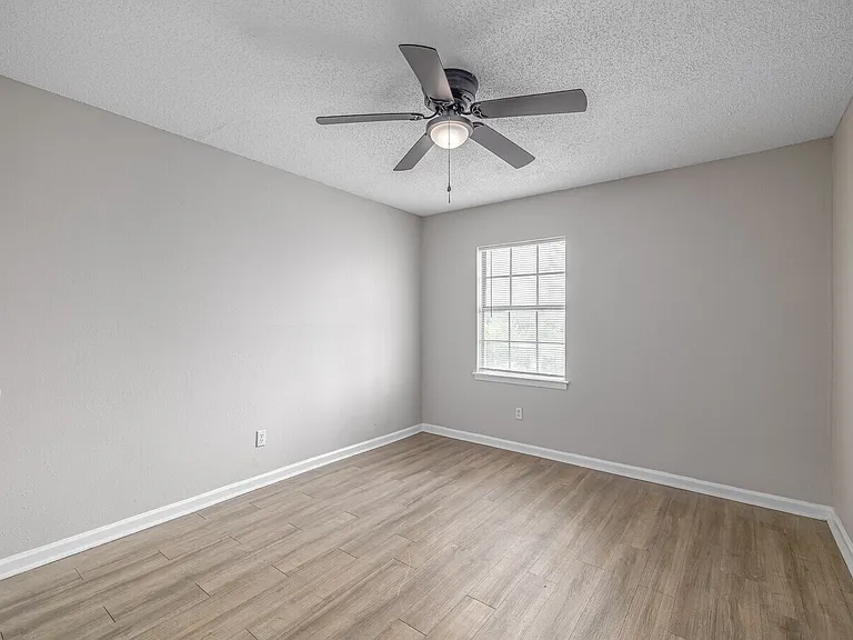 Residences at Overlook — Photo 68
