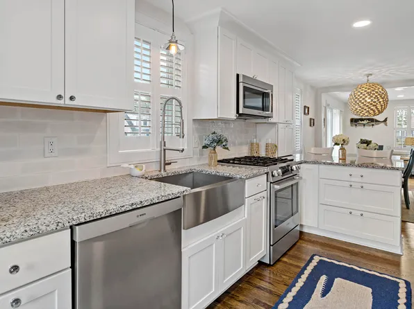 15 Webster Road, West Yarmouth, MA 02673