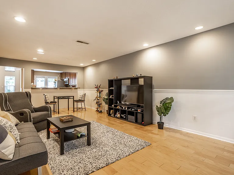 9572 Chalmers St — Photo 10