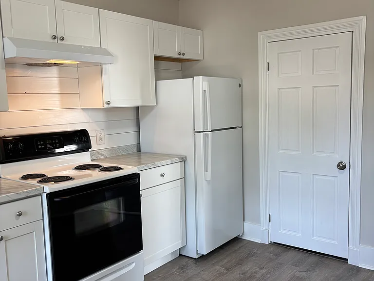 12 Grace St — Photo 2