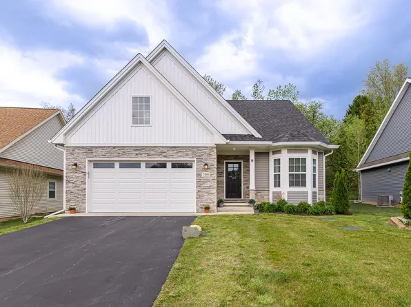 7466 Village Ct, Davisburg, MI 48350