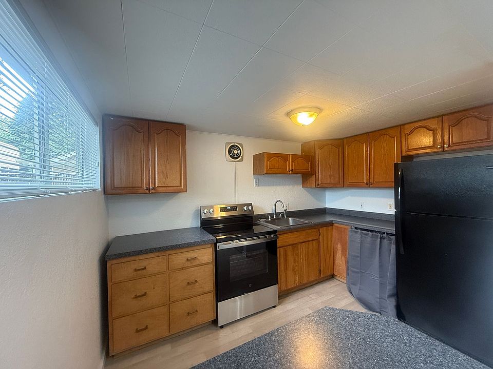 1st image of 1038 Alder Ave #B