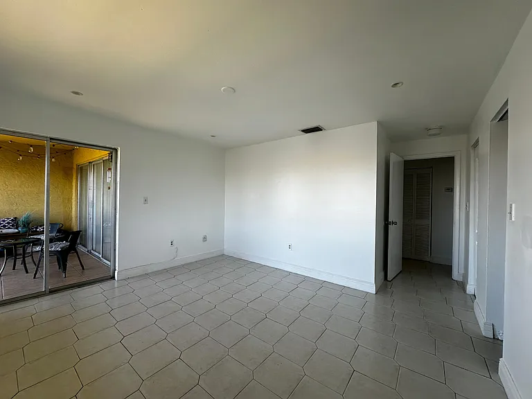15470 SW 82nd Ln #332 — Photo 6