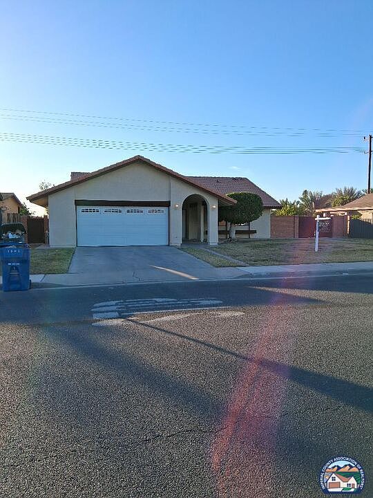1st image of 1301 W Calle De Oro