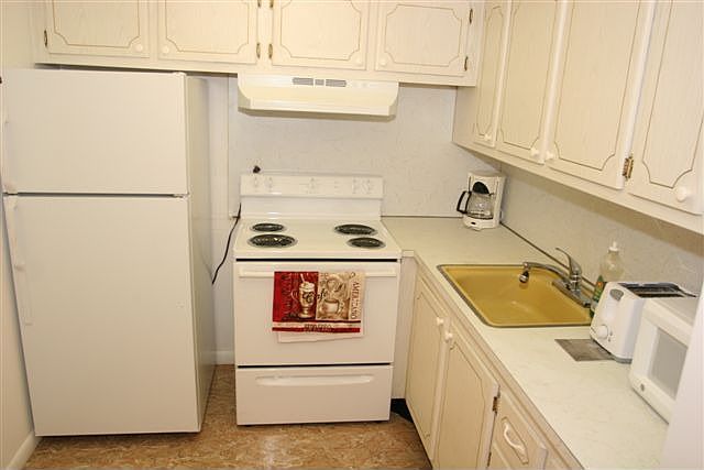 2nd image of 59 Windsor Dr #C