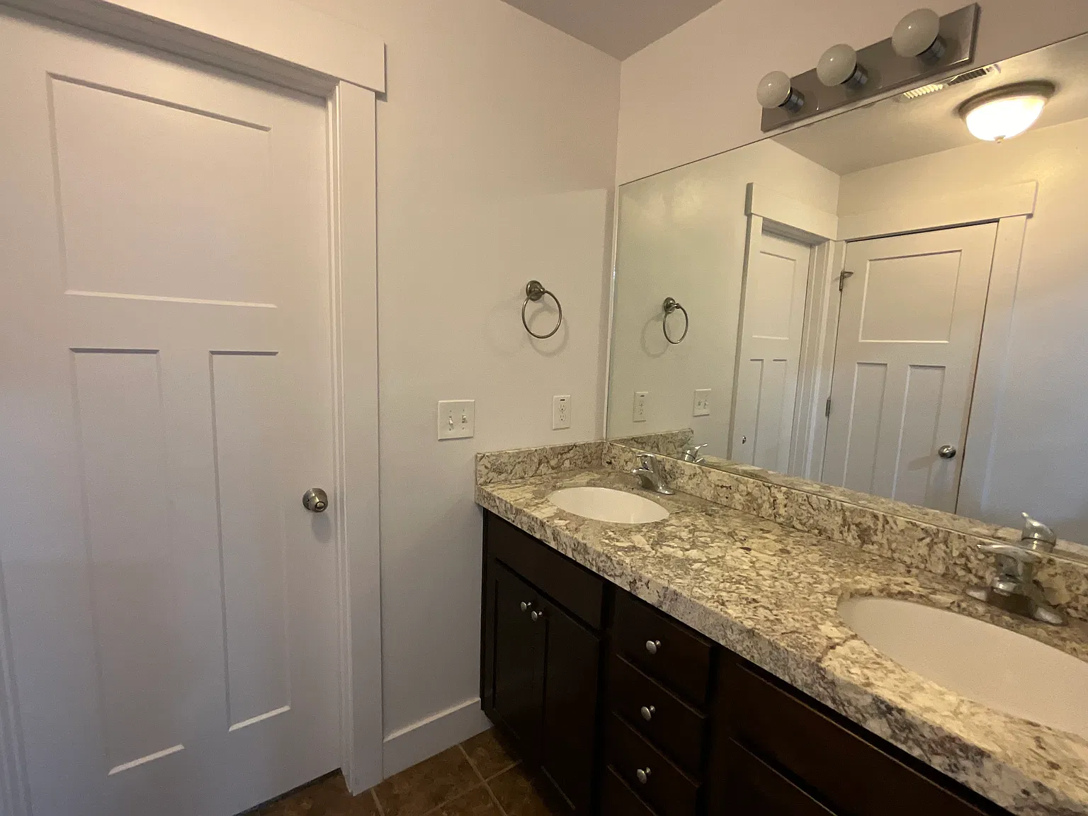 4 bed, 3564 sqft, $3,199 — Photo 4