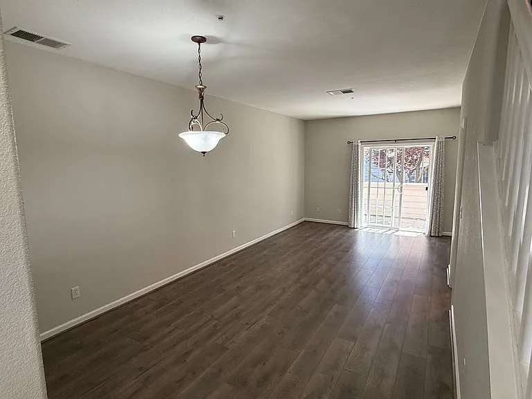 9 Ashford Pl — Photo 5