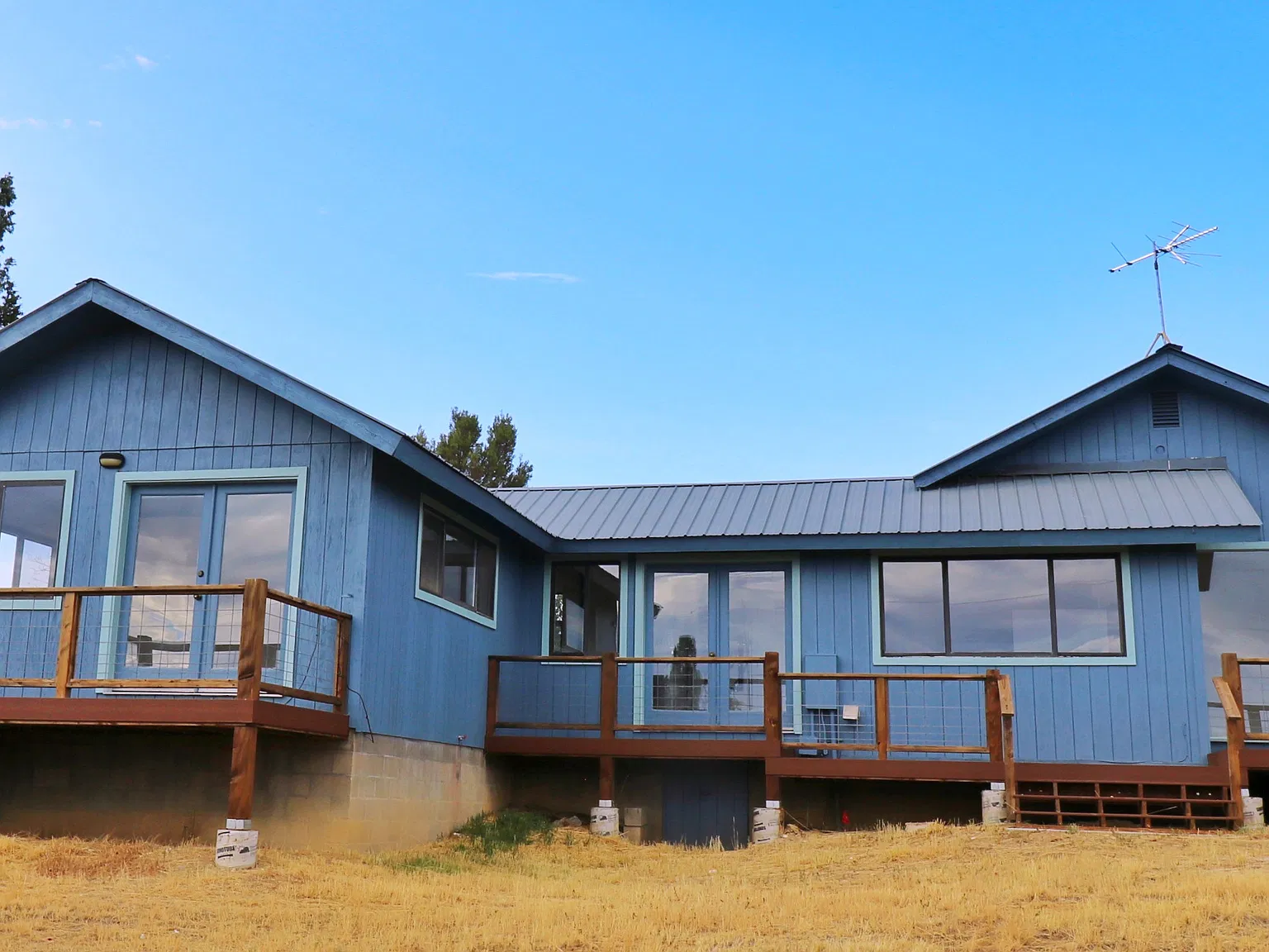 3 bed, 1948 sqft, $2,500 — Photo 1
