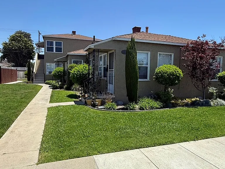 4800 N Lakewood Blvd #4802-1/2 — Photo 1