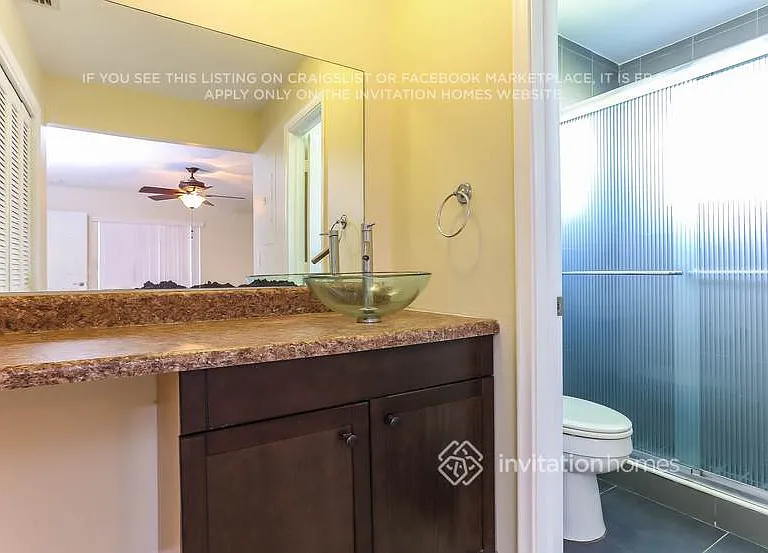 12758 Guilford Cir — Photo 10