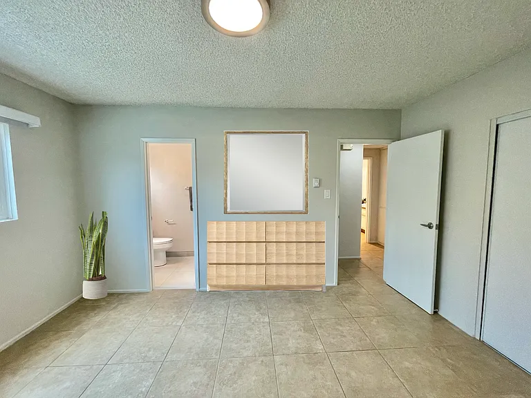 Primary Bedroom with En suite bathroom