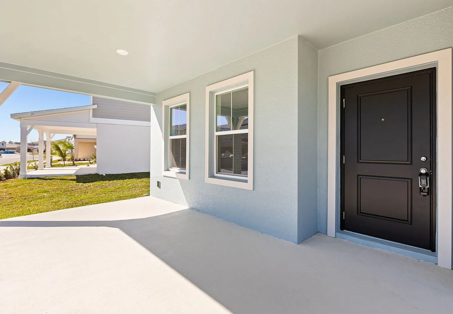 5 bed, 3.0 bath, 2896 sqft, $3,000 — Photo 2