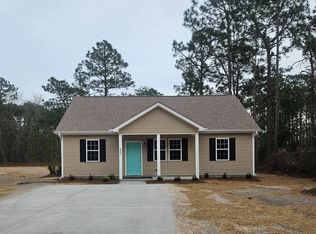 453 Harper Lake Dr, Southport, NC 28461