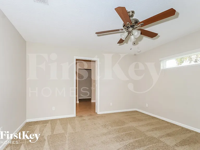 1943 SW Sunglow St — Photo 6