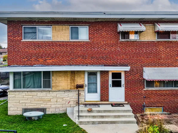 4 E Judith Ann Dr, Mount Prospect, IL 60056