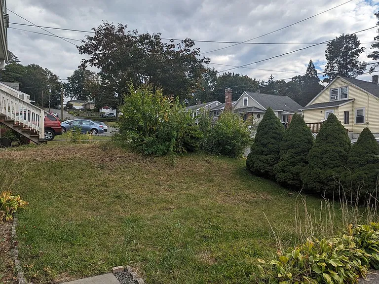 33 Hallock St — Photo 40