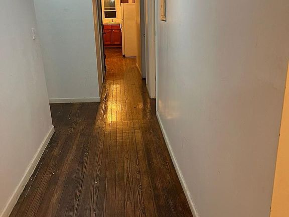 4th image of 304 E 206th St #2
