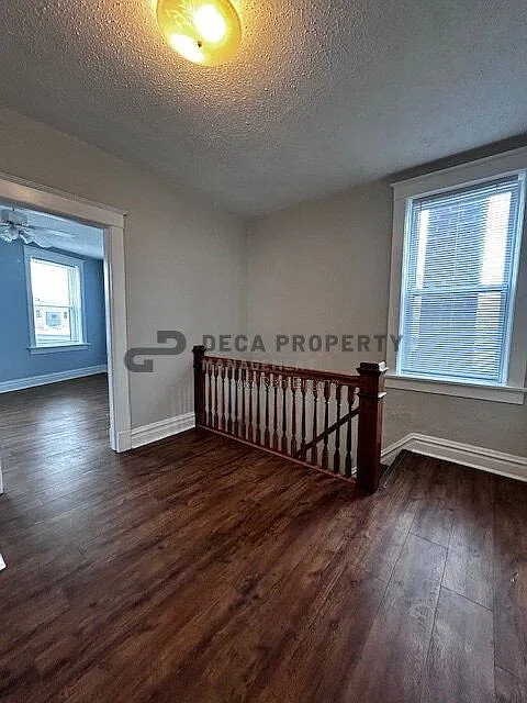 2 bed, 1.0 bath, 1484 sqft, $1,650 — Photo 4