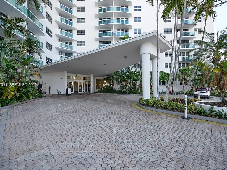 3001 S Ocean Dr #319 — Photo 33