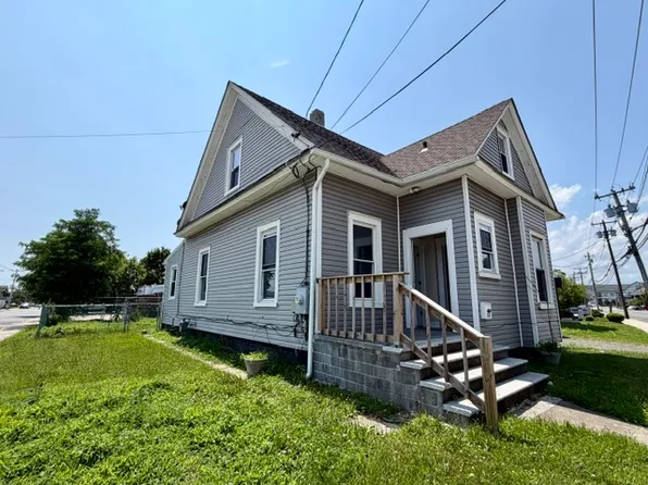 53 Dixon Ave, Amityville, NY 11701
