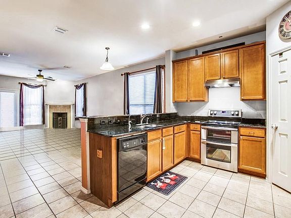 5th image of 3905 Edward Dr