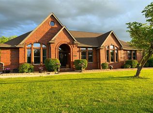 1 Shamrock Dr, Lamar, MO 64759