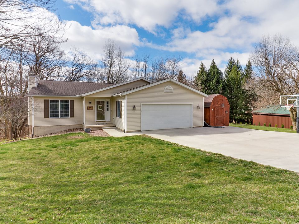 1st image of 205 Brandy Dr