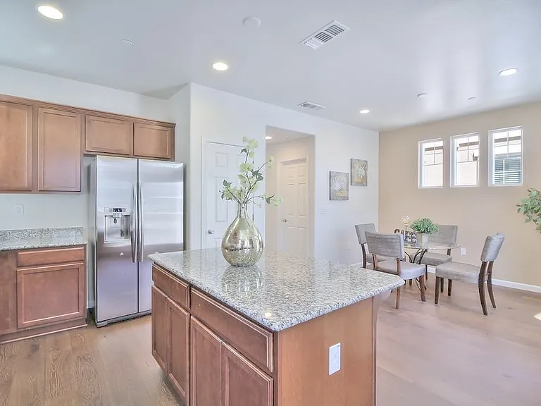 2913 Pescadero Ter — Photo 2