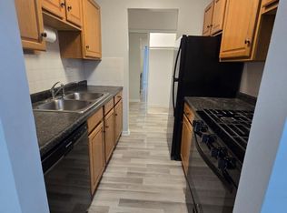 639 Trace Dr APT 207, Buffalo Grove, IL 60089