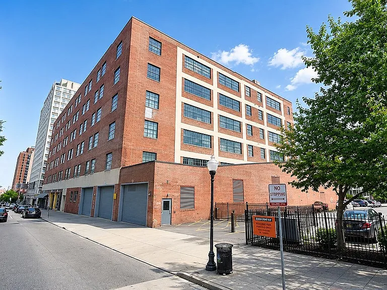 520 Park Avenue — Photo 14