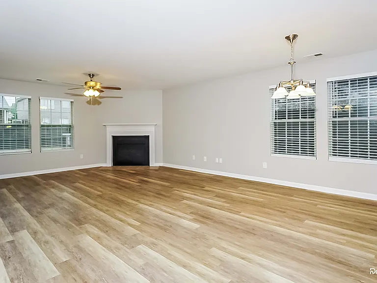 604 Cove Water Ln NW — Photo 5