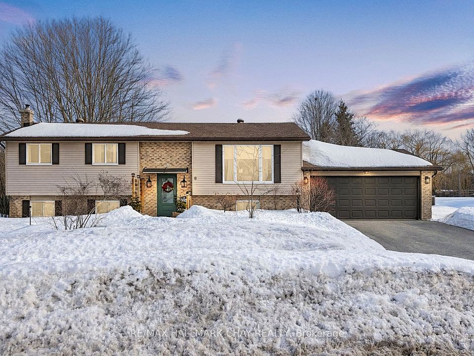 1st image of 8 Saint Patricks Dr