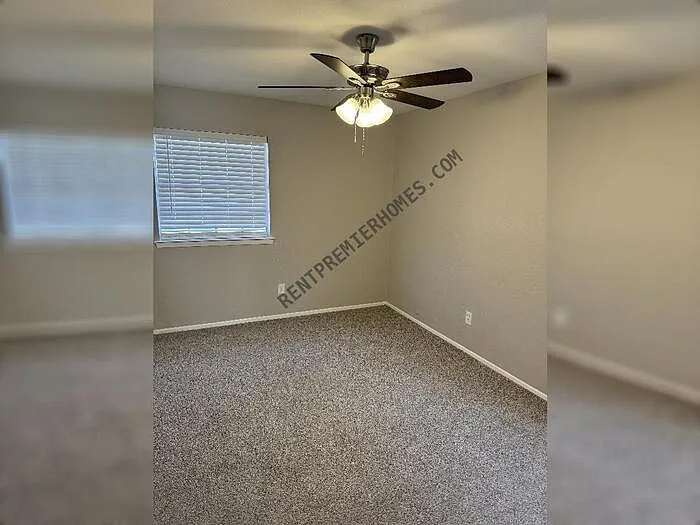 3 bed, 2.0 bath, 1360 sqft, $1,995 — Photo 3