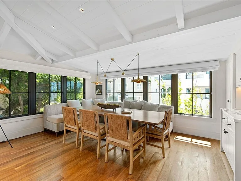 27 Emerald Bay — Photo 19