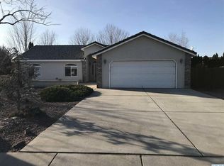 2618 Ficus Dr, West Richland, WA