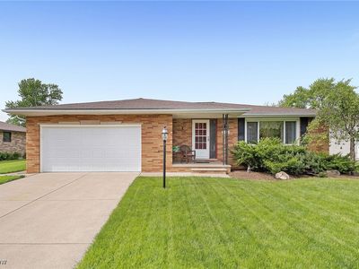 13430 Pawnee Trl, Middleburg Heights, OH, 44130