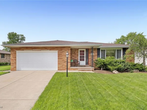 13430 Pawnee Trl, Middleburg Heights, OH 44130