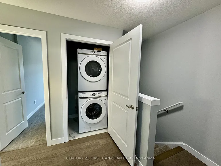 349 Southdale Rd E #26 — Photo 25