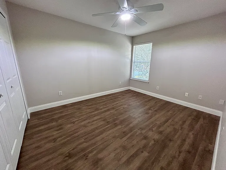 2135 Ridgewood St — Photo 16