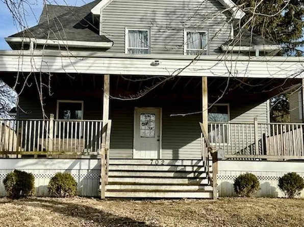 702 S 4th St, Hoopeston, IL 60942