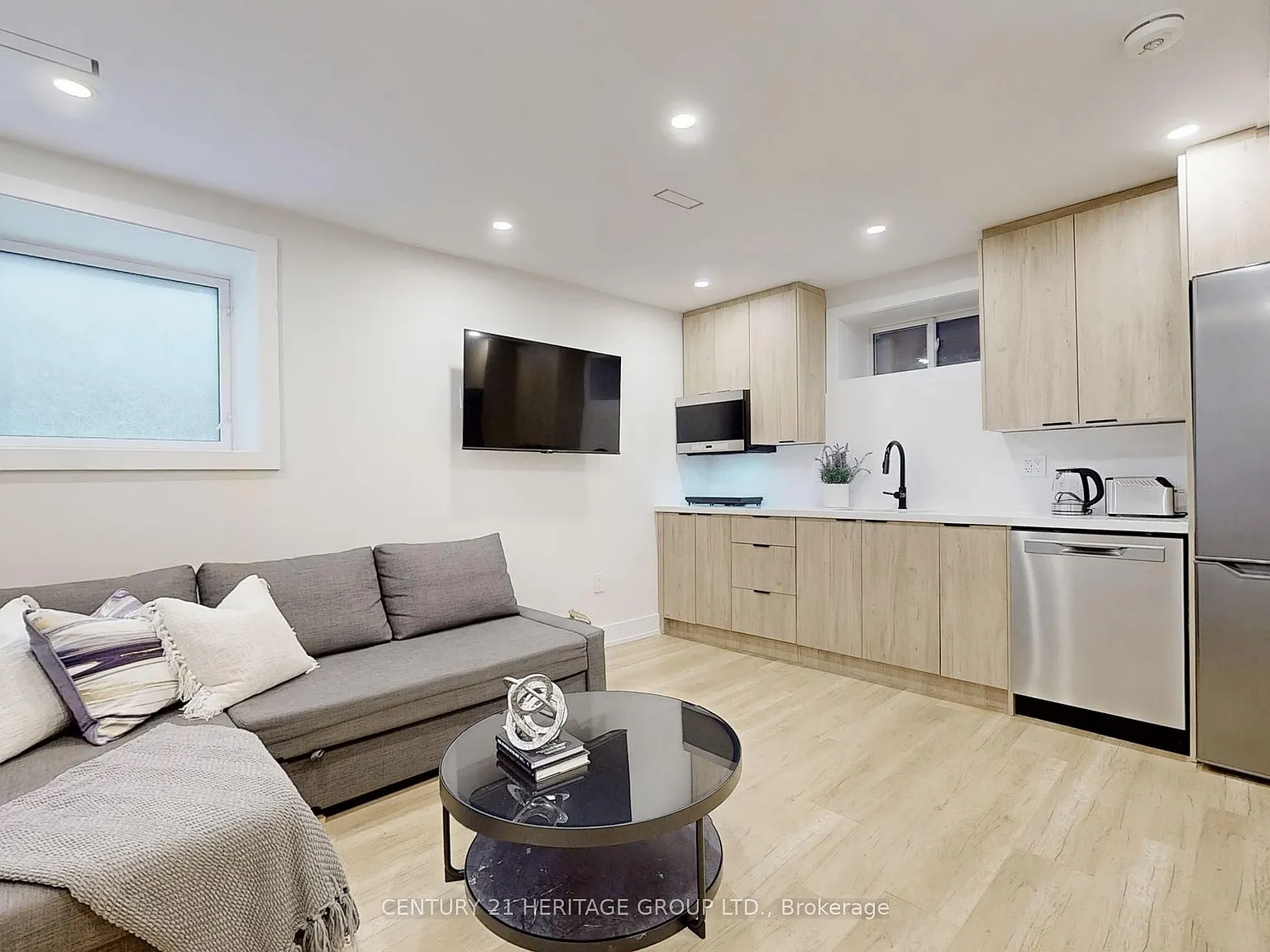 1 bed, $1,790 — Photo 2