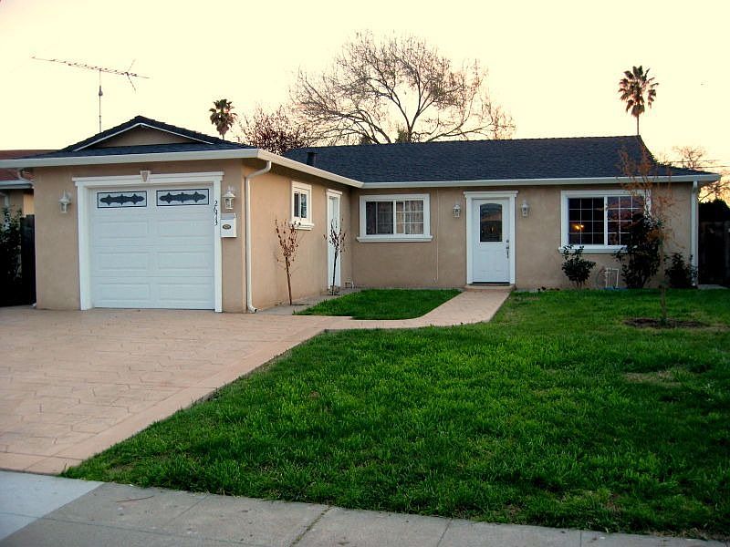 1st image of 2673 Mozart Ave