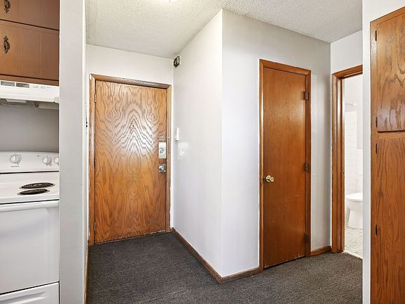 2nd image of 3100 Bloomington Ave #31