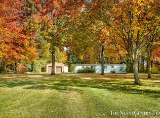 8583 Robinhood Dr, Montague, MI