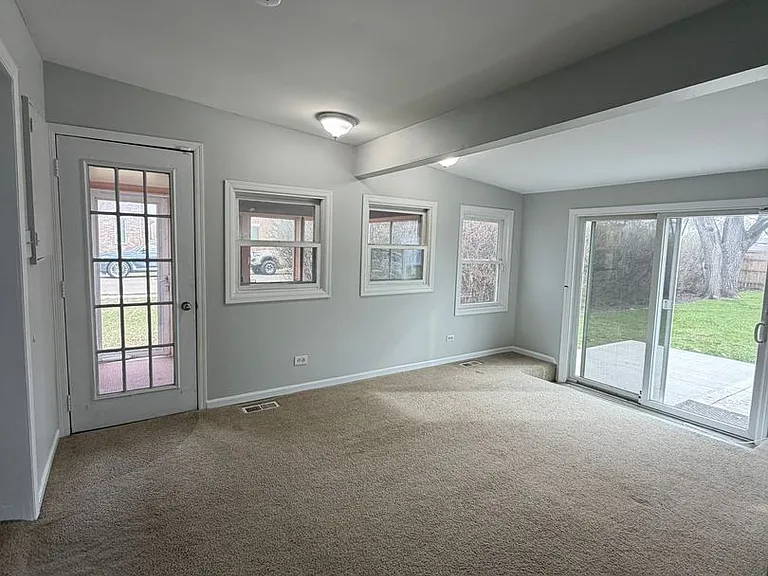 2209 Douglas Ave — Photo 14