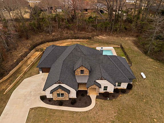 3rd image of 410 Ithaca Dr