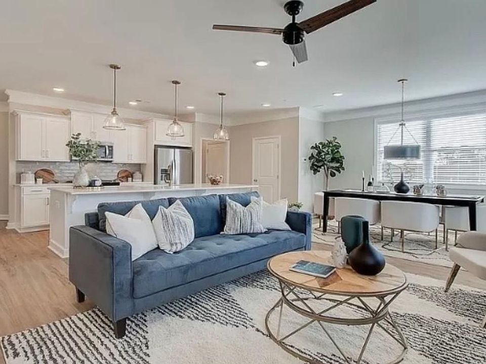 Open concept living room/kitchen area