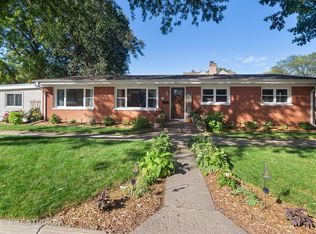 200 N Emerson St, Mount Prospect, IL 60056